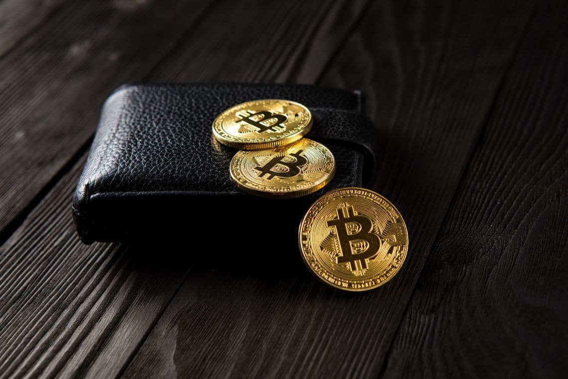 钱包是正规网贷吗_imtoken钱包是哪里的_钱包是白色的好不好